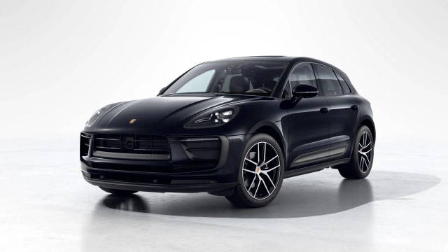 2023 Porsche Macan  AWD photo