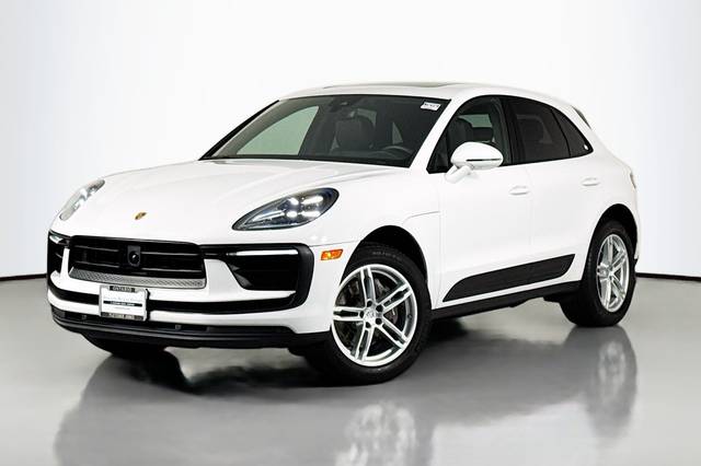 2023 Porsche Macan  AWD photo