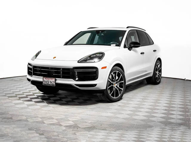2023 Porsche Cayenne Turbo AWD photo