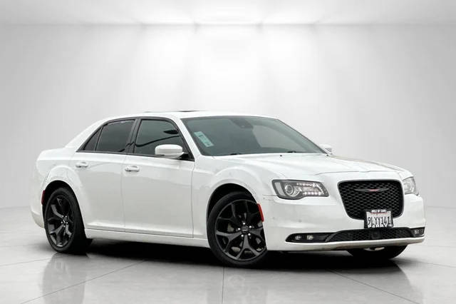 2023 Chrysler 300 300S RWD photo
