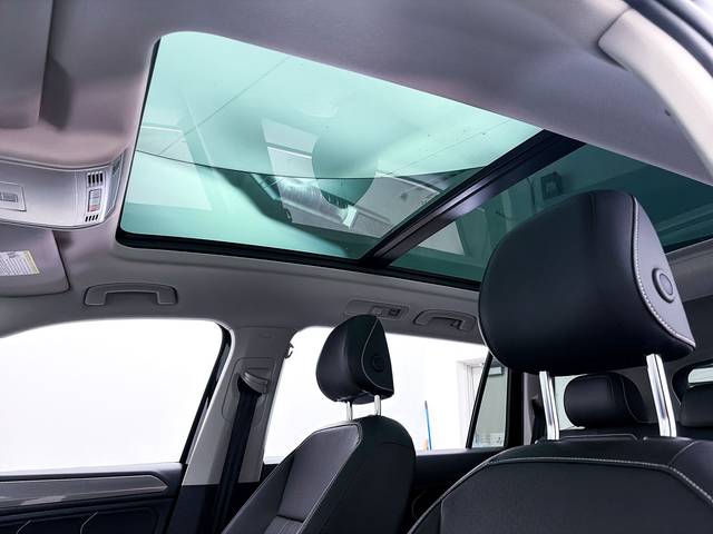 2023 Volkswagen Tiguan SE AWD photo