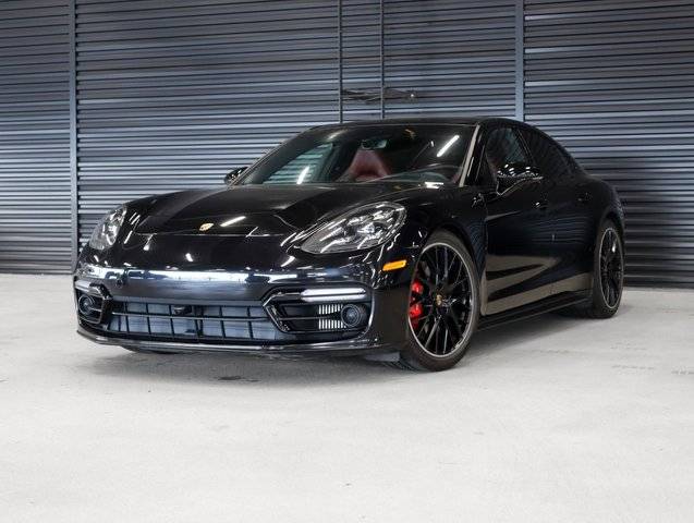 2022 Porsche Panamera GTS AWD photo