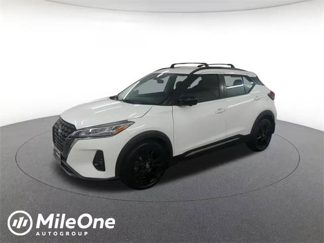 2023 Nissan Kicks SR FWD photo