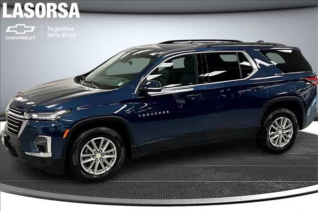 2023 Chevrolet Traverse LT Leather AWD photo