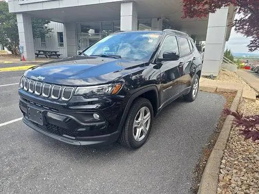 2022 Jeep Compass Latitude 4WD photo