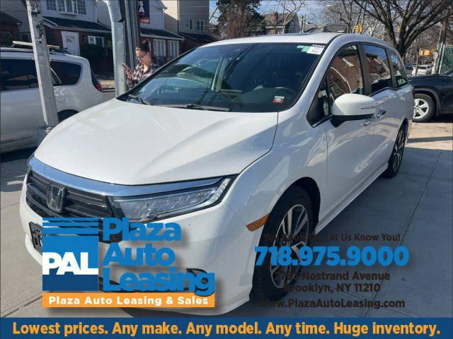 2023 Honda Odyssey Touring FWD photo