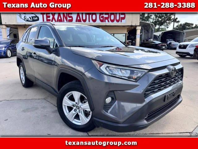 2021 Toyota RAV4 XLE FWD photo