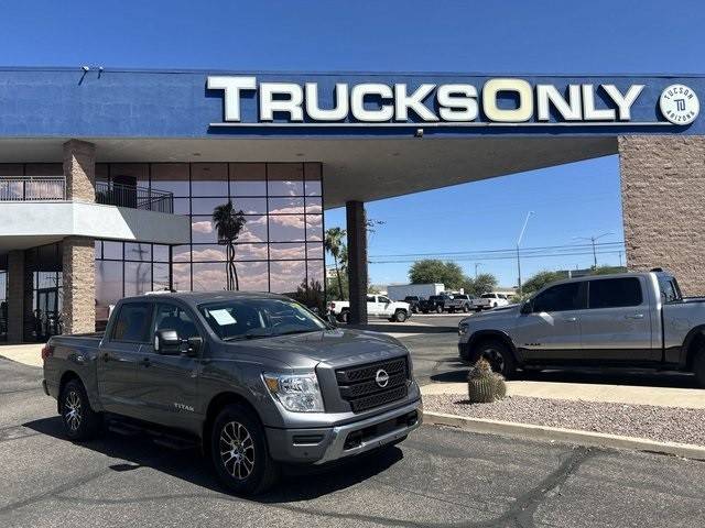 2023 Nissan Titan SV RWD photo