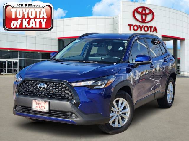 2023 Toyota Corolla Cross LE AWD photo