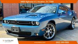 2023 Dodge Challenger SXT RWD photo