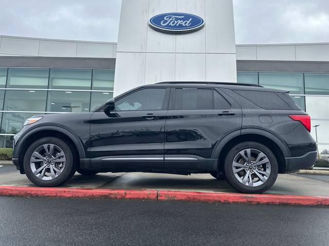 2023 Ford Explorer XLT 4WD photo