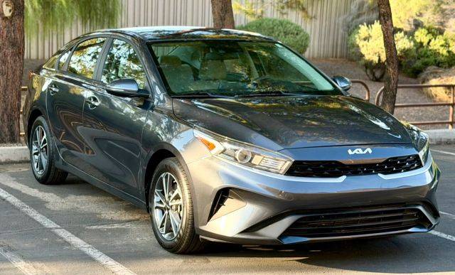 2023 Kia Forte LXS FWD photo