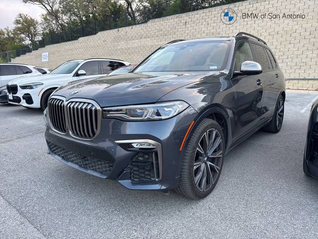 2022 BMW X7 M50i AWD photo