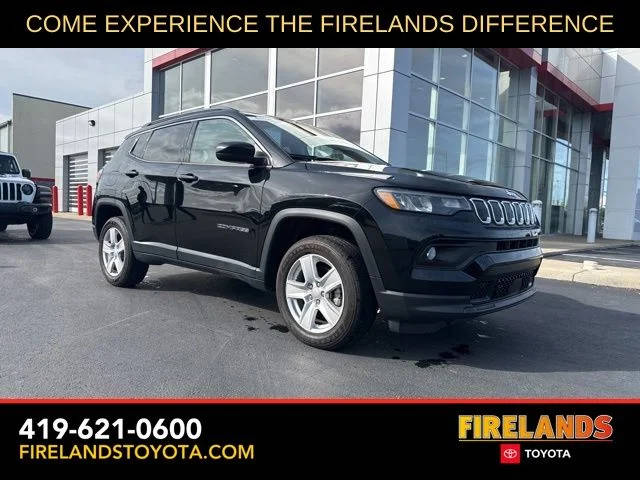 2022 Jeep Compass Latitude 4WD photo