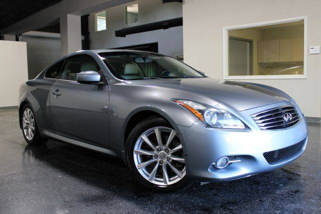 2015 Infiniti Q60 Journey RWD photo