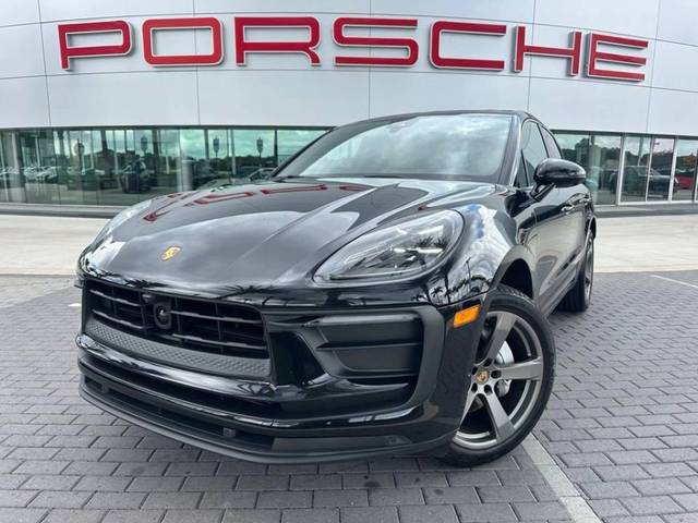 2023 Porsche Macan  AWD photo