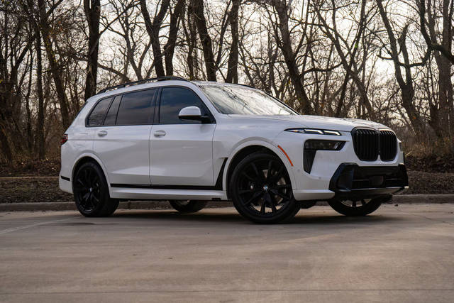 2023 BMW X7 xDrive40i AWD photo