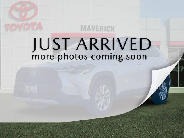2023 Toyota Corolla Cross LE AWD photo