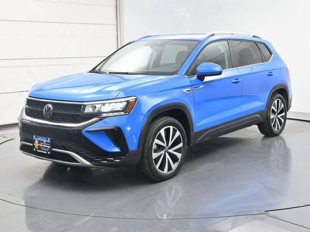 2023 Volkswagen Taos SE AWD photo