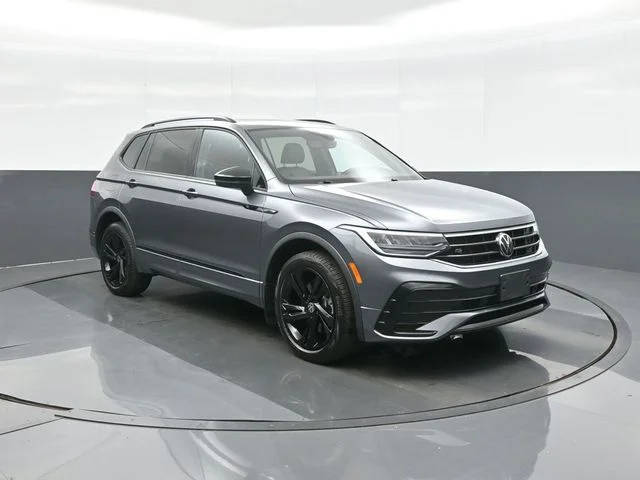 2023 Volkswagen Tiguan SE R-Line Black FWD photo