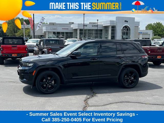 2023 Jeep Grand Cherokee Altitude 4WD photo