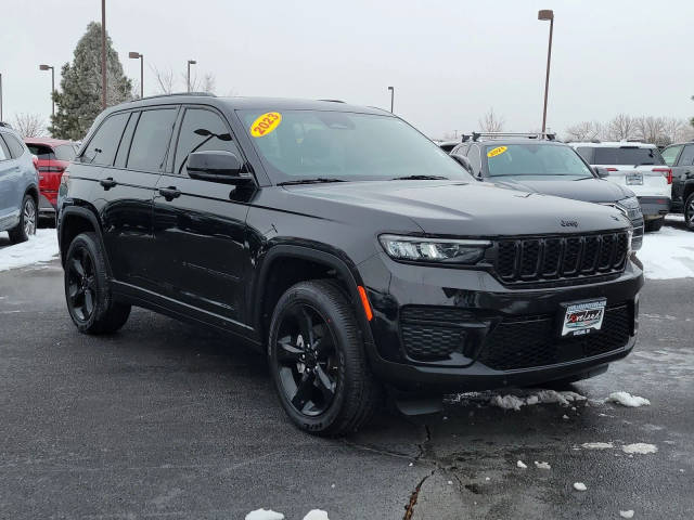 2023 Jeep Grand Cherokee Altitude 4WD photo