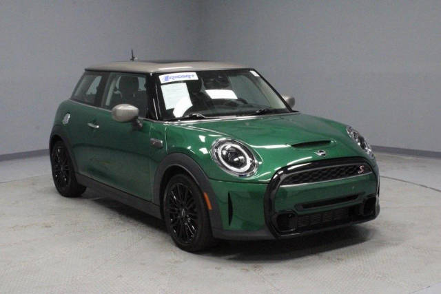 2023 MINI Hardtop 2 Door Cooper S FWD photo