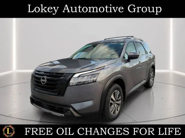 2023 Nissan Pathfinder SL FWD photo