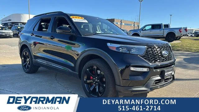 2023 Ford Explorer ST 4WD photo