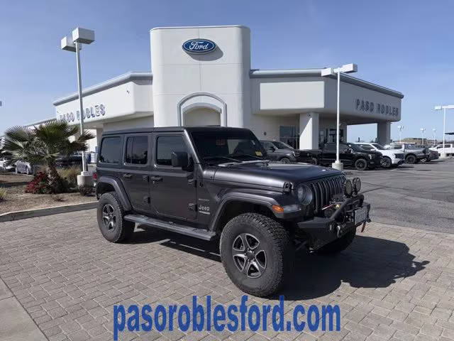 2021 Jeep Wrangler Unlimited Unlimited Sahara 4WD photo