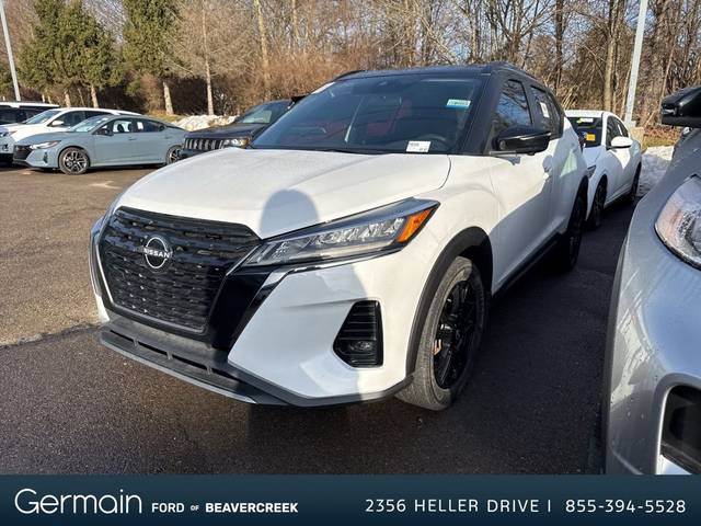 2023 Nissan Kicks SR FWD photo