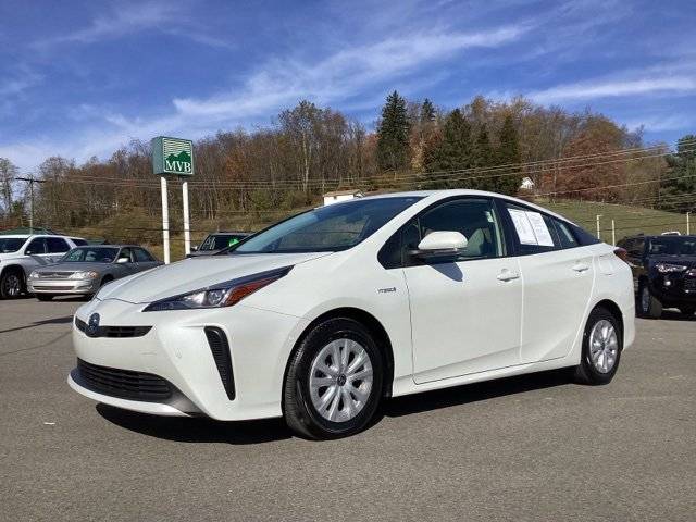 2022 Toyota Prius LE FWD photo