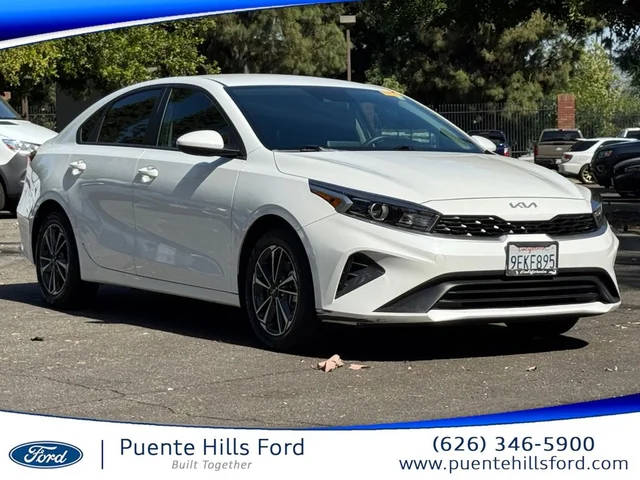 2023 Kia Forte LXS FWD photo