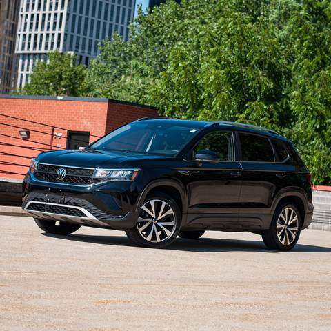 2023 Volkswagen Taos SE AWD photo