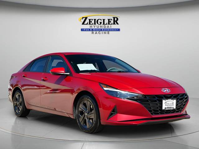 2023 Hyundai Elantra SEL FWD photo