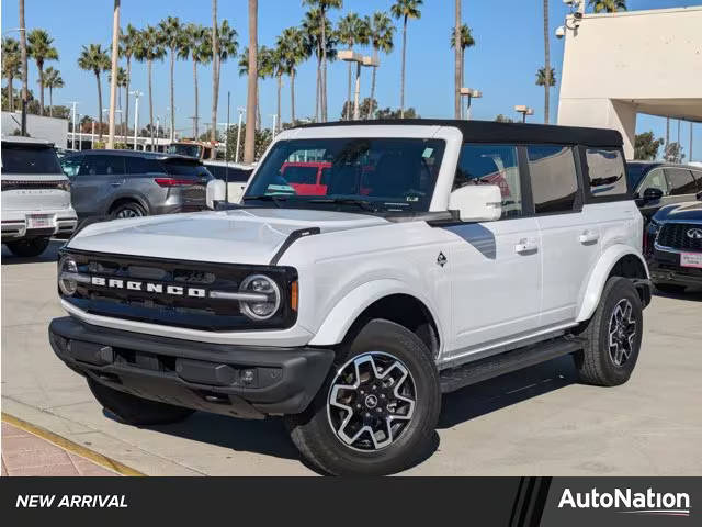 2022 Ford Bronco 4 Door Outer Banks 4WD photo