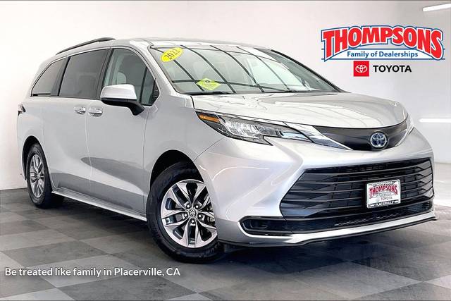 2022 Toyota Sienna LE AWD photo