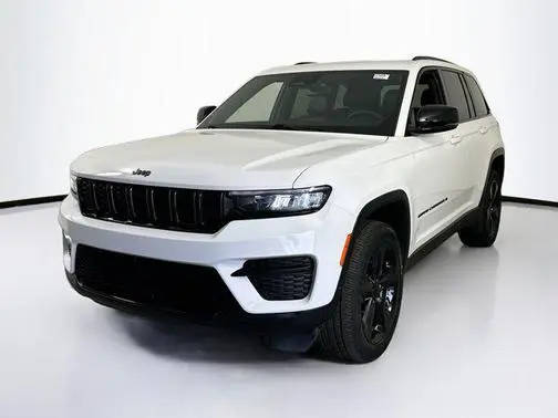 2023 Jeep Grand Cherokee Altitude RWD photo
