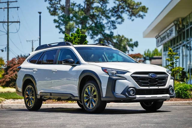 2023 Subaru Outback Limited AWD photo