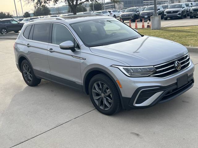 2023 Volkswagen Tiguan SE FWD photo