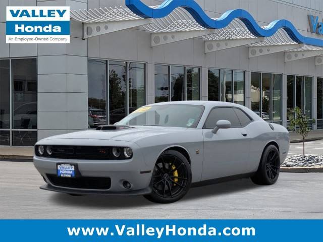 2022 Dodge Challenger R/T Scat Pack RWD photo