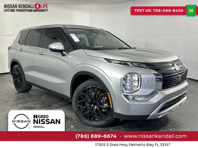 2023 Mitsubishi Outlander SE AWD photo
