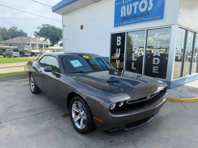 2015 Dodge Challenger SXT RWD photo
