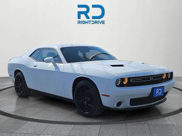 2020 Dodge Challenger SXT RWD photo