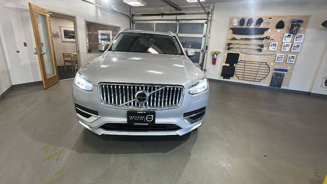 2023 Volvo XC90 Plus AWD photo