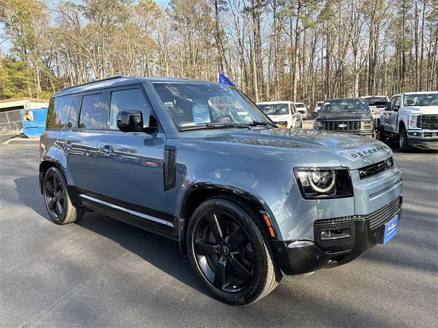 2023 Land Rover Defender 110 X-Dynamic SE 4WD photo