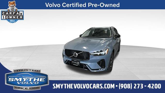 2023 Volvo XC60 Plus Dark Theme AWD photo
