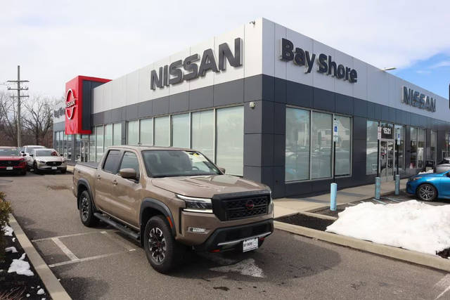 2023 Nissan Frontier PRO-4X 4WD photo