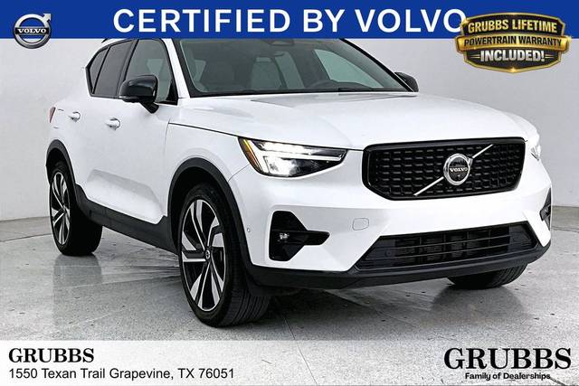 2023 Volvo XC40 Ultimate Dark Theme AWD photo