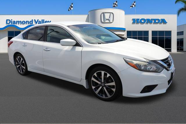 2017 Nissan Altima 2.5 SR FWD photo